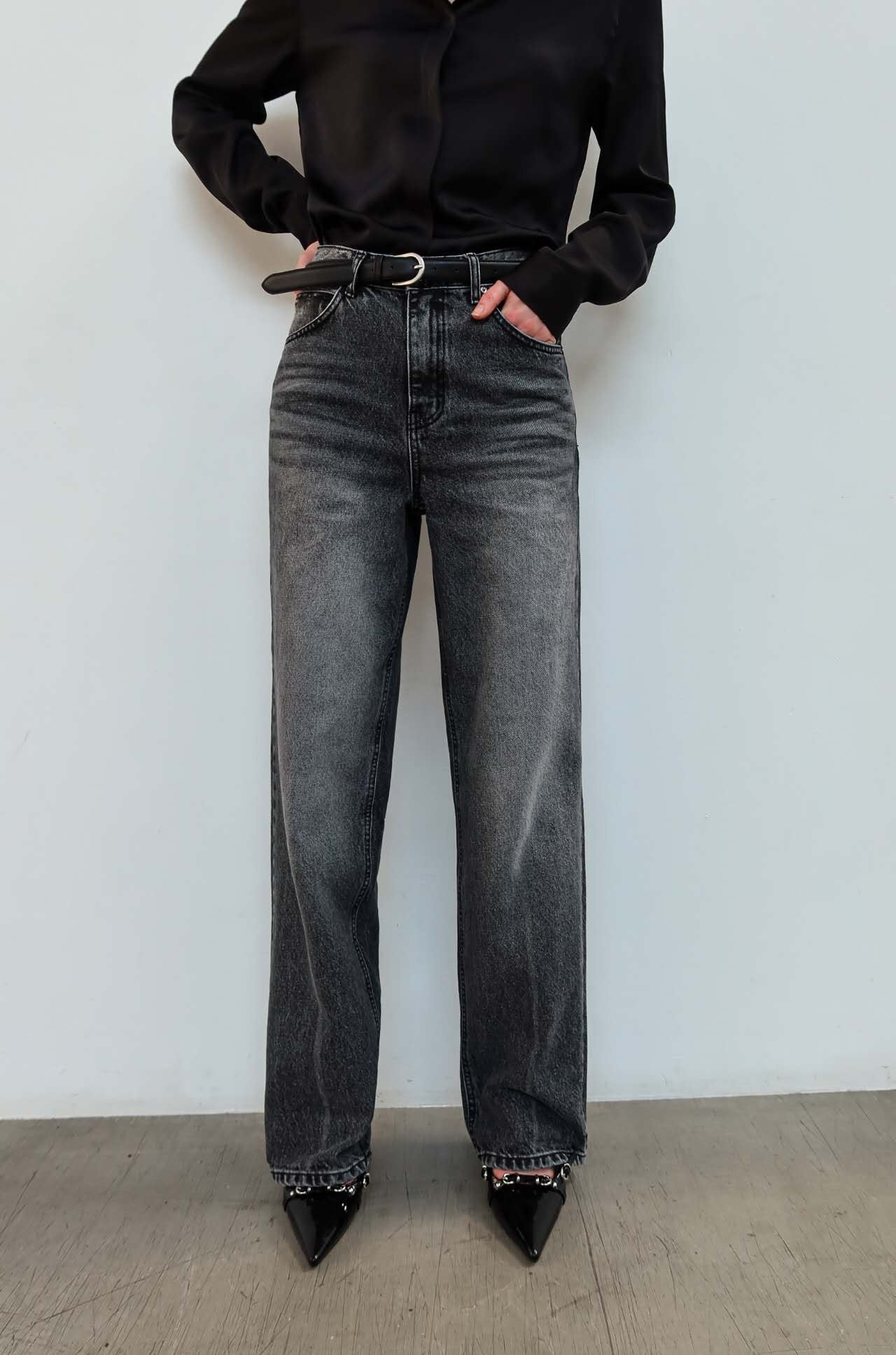 Paola Jeans (2 Colors)