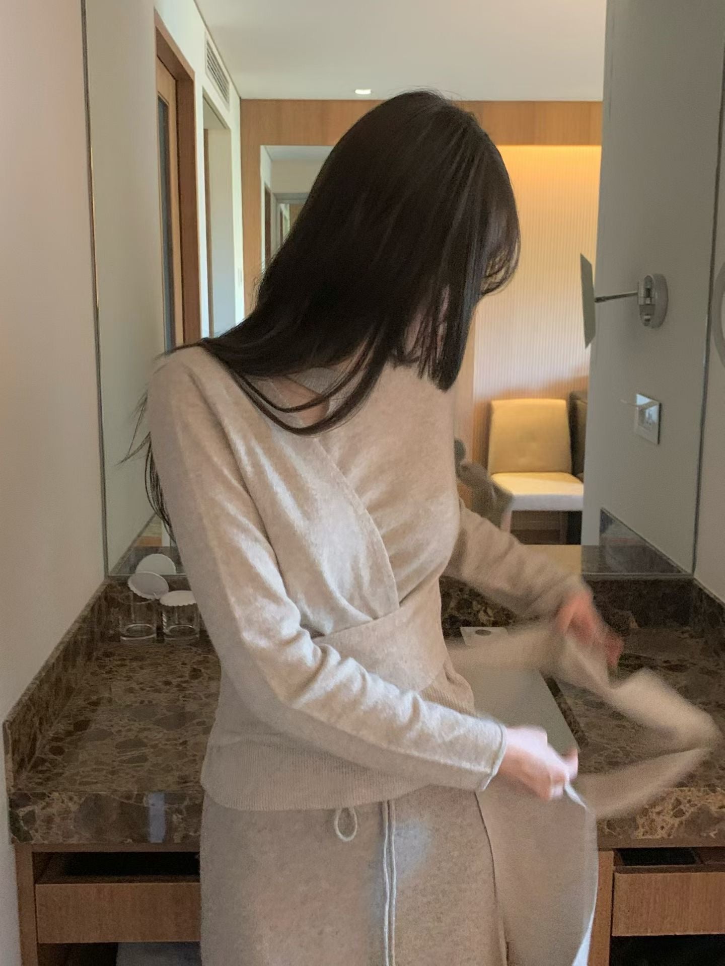 Zephyra Cashmere Top (2 Colors)