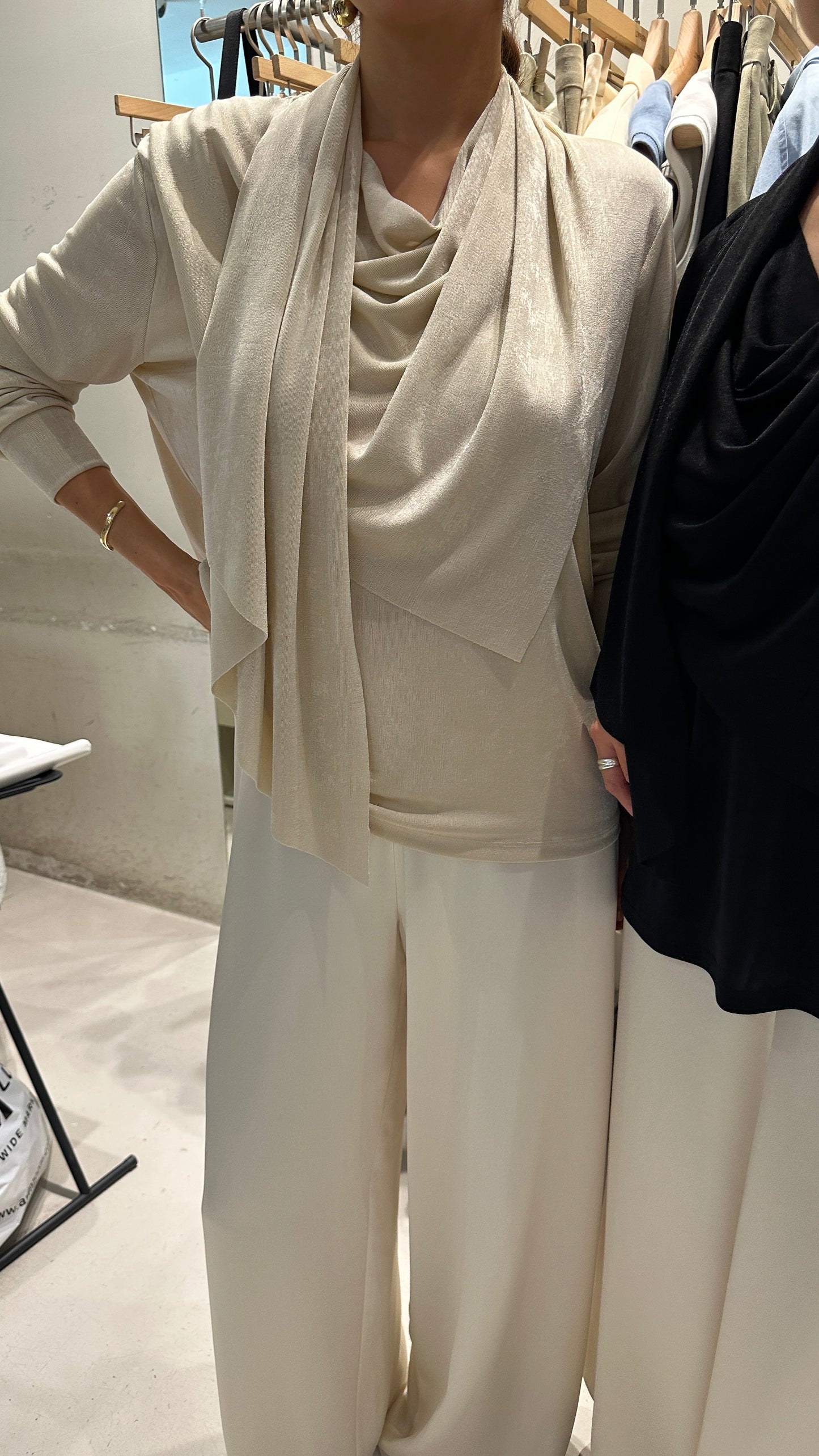 Selene Blouse (2 Colors) 直播後 Reels 隱藏款!