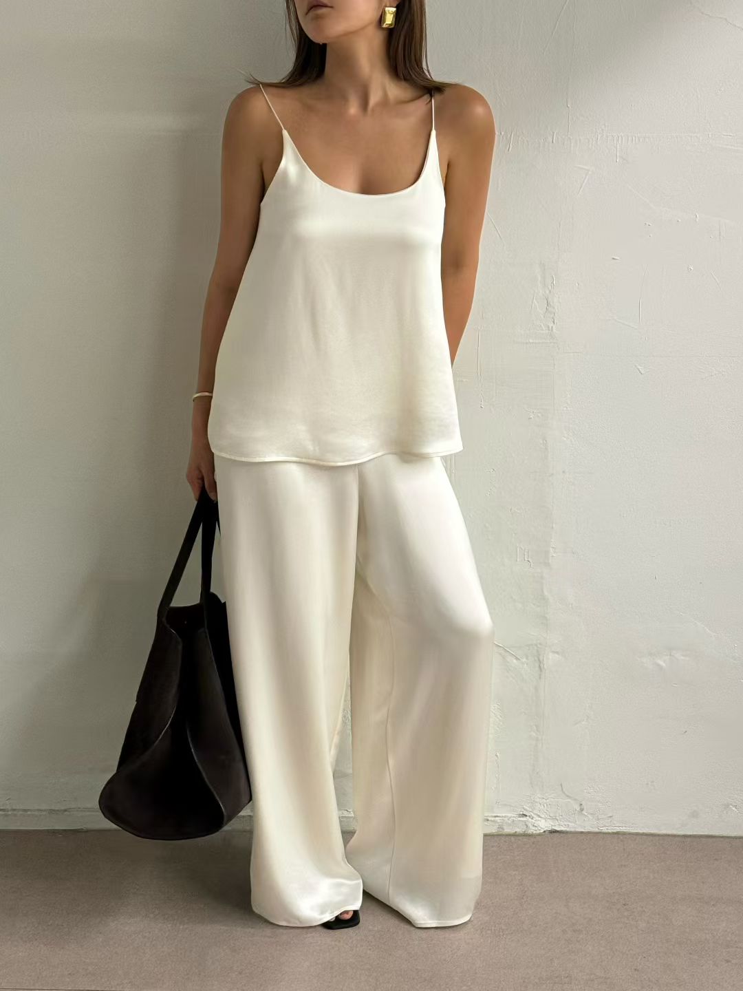 Noemi Top (2 Colors) 直播當日沒有掛版示範 !
