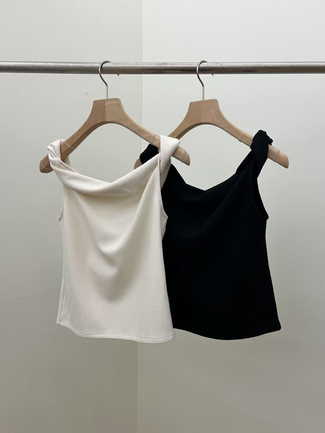 Elysia Twist Top (2 Colors)