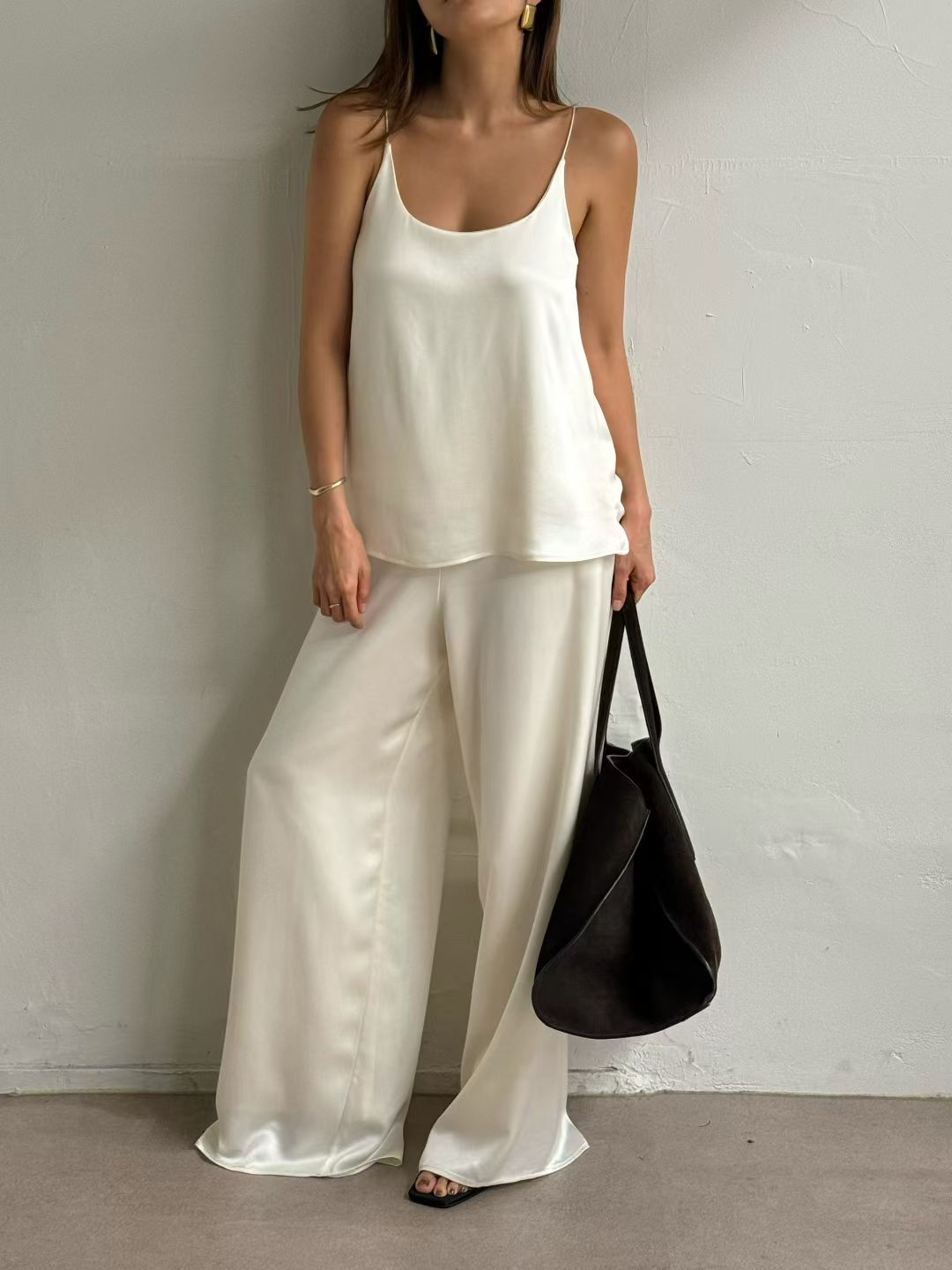 Noemi Top (2 Colors) 直播當日沒有掛版示範 !