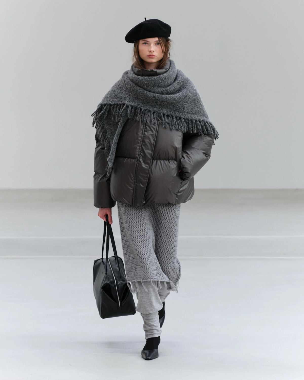 Knitted Shawl Muffler (2 Colors) model photo