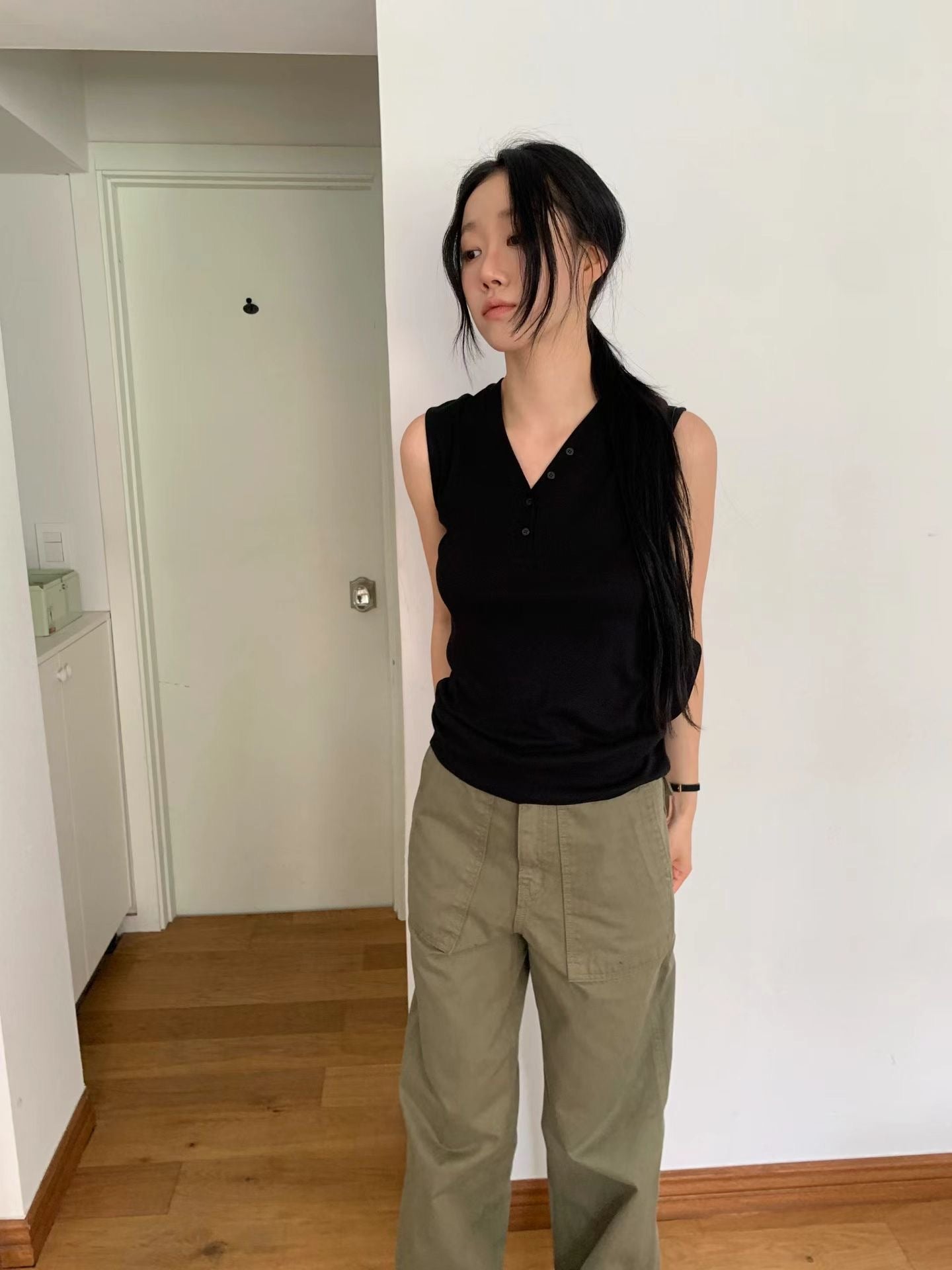 Y Button Sleeveless (4 Colors)