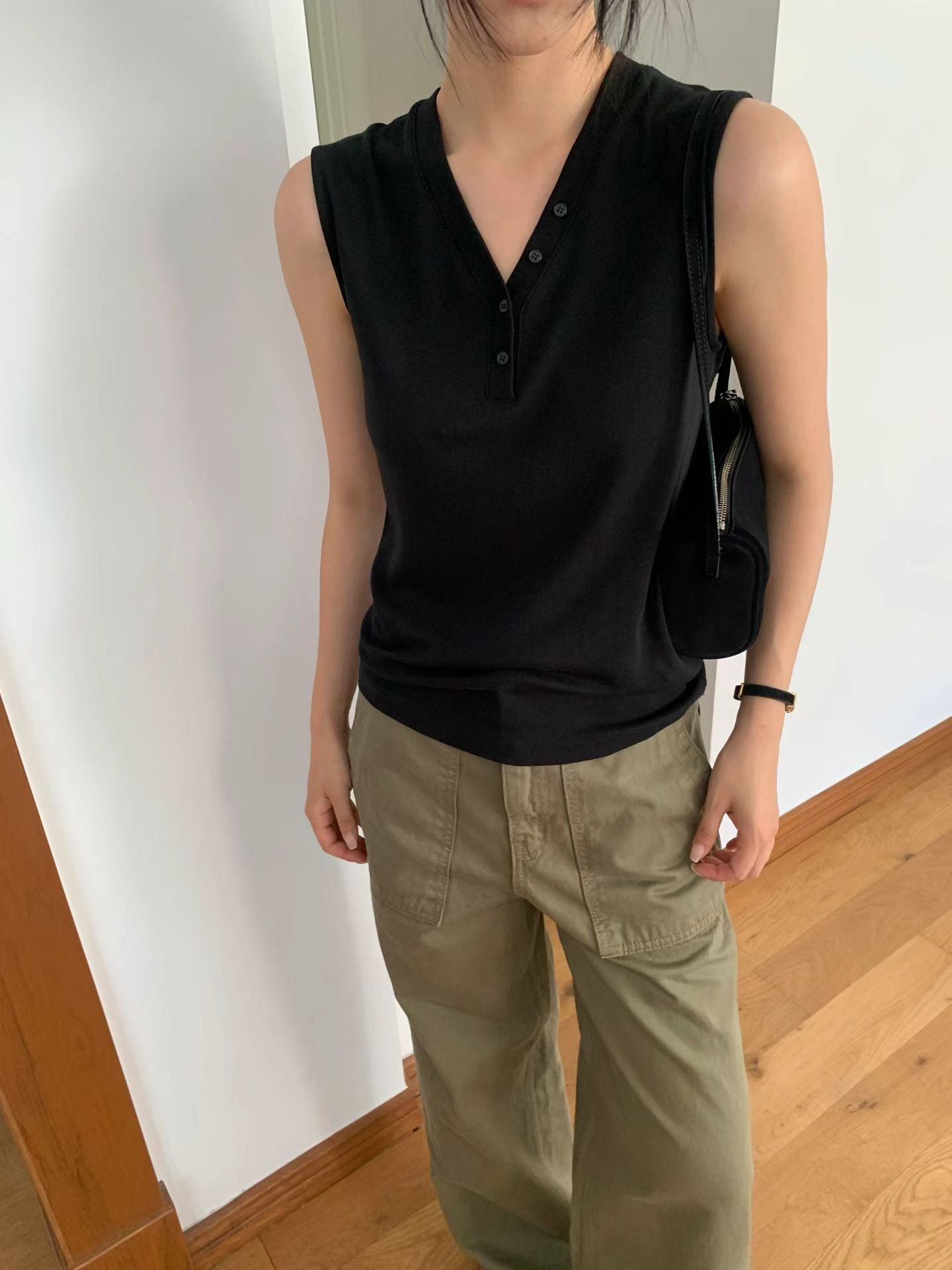 Y Button Sleeveless (4 Colors)