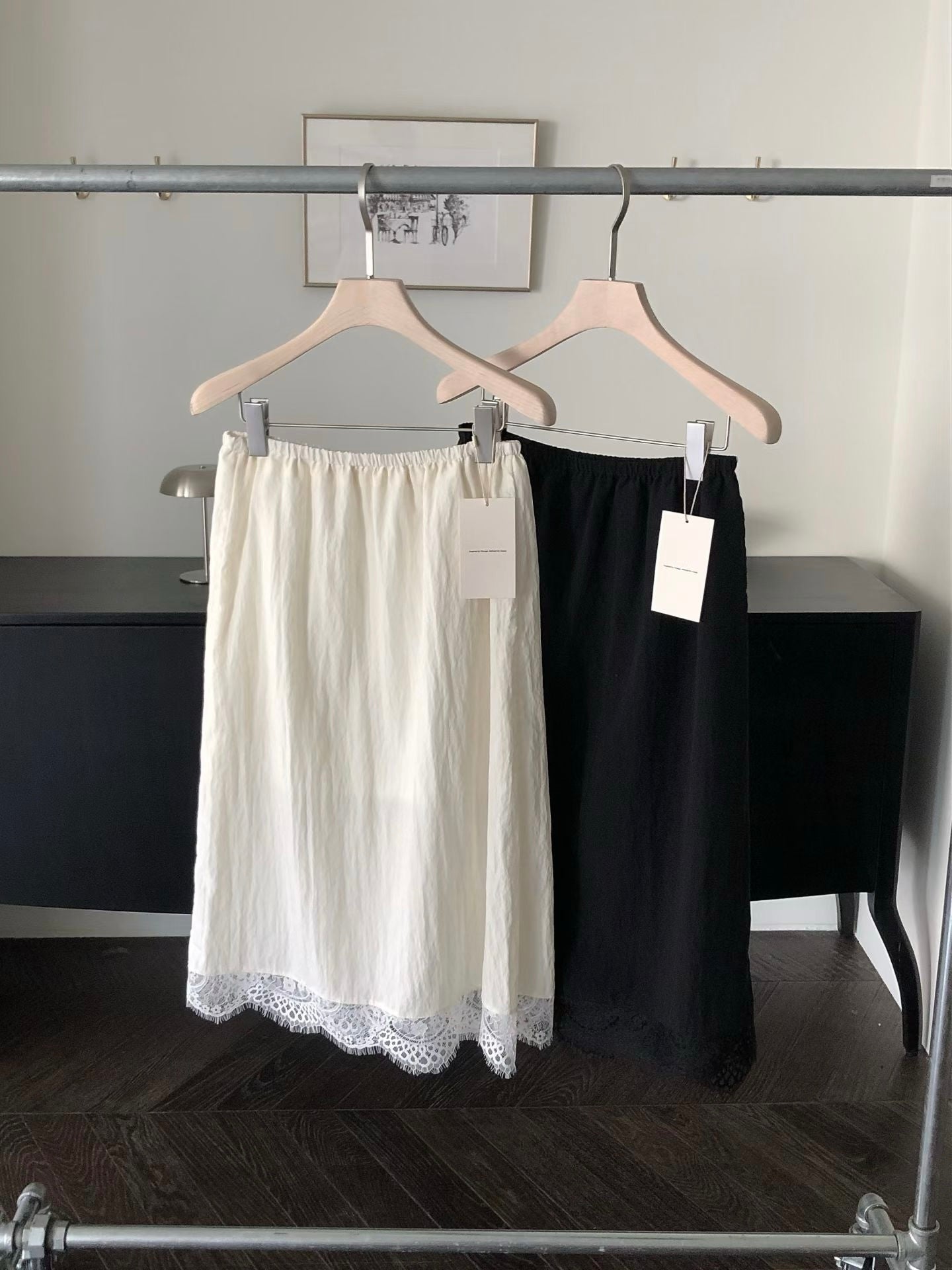 Umbria Lace Skirt (2 Colors)