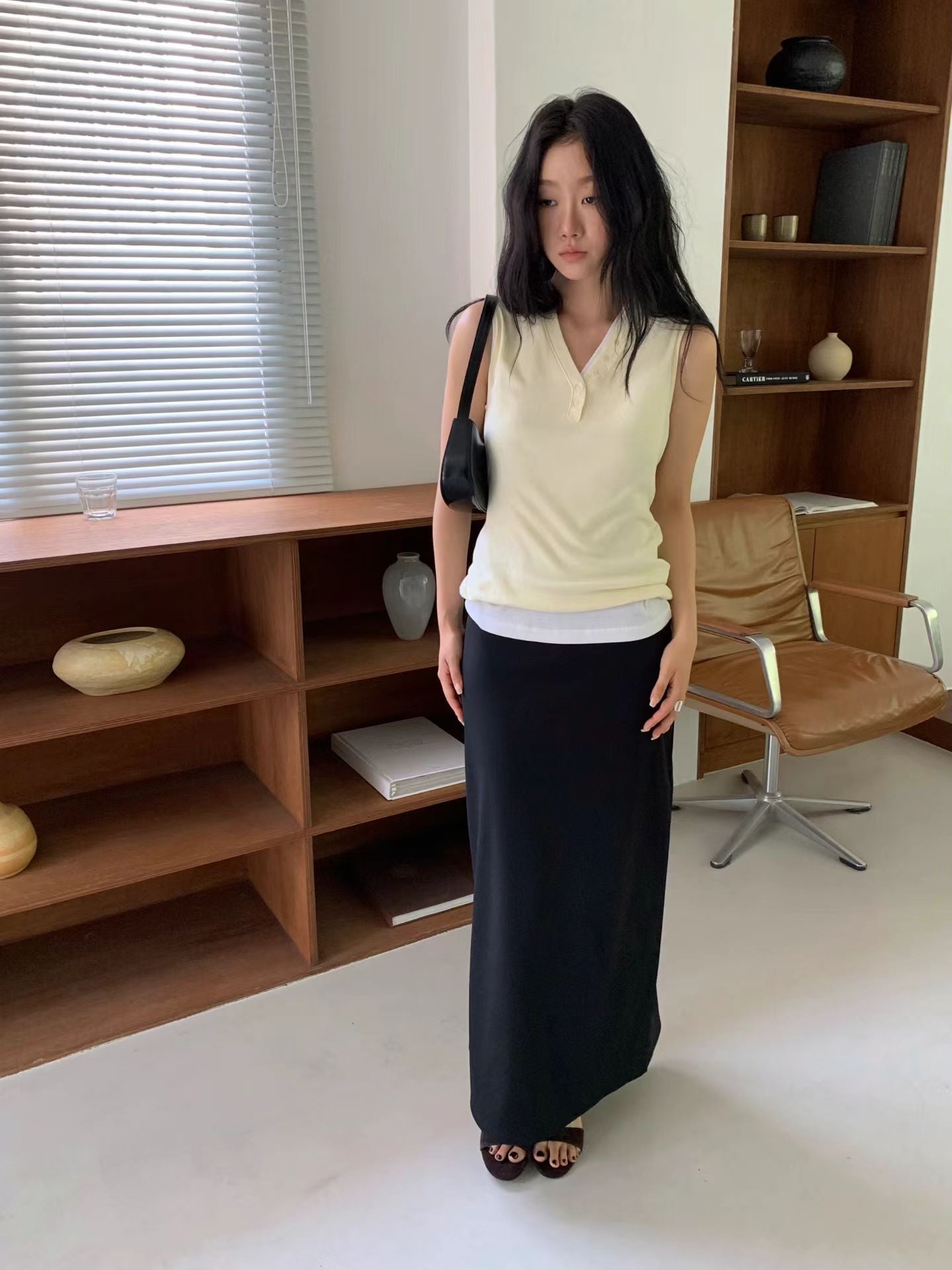 Y Button Sleeveless (4 Colors)