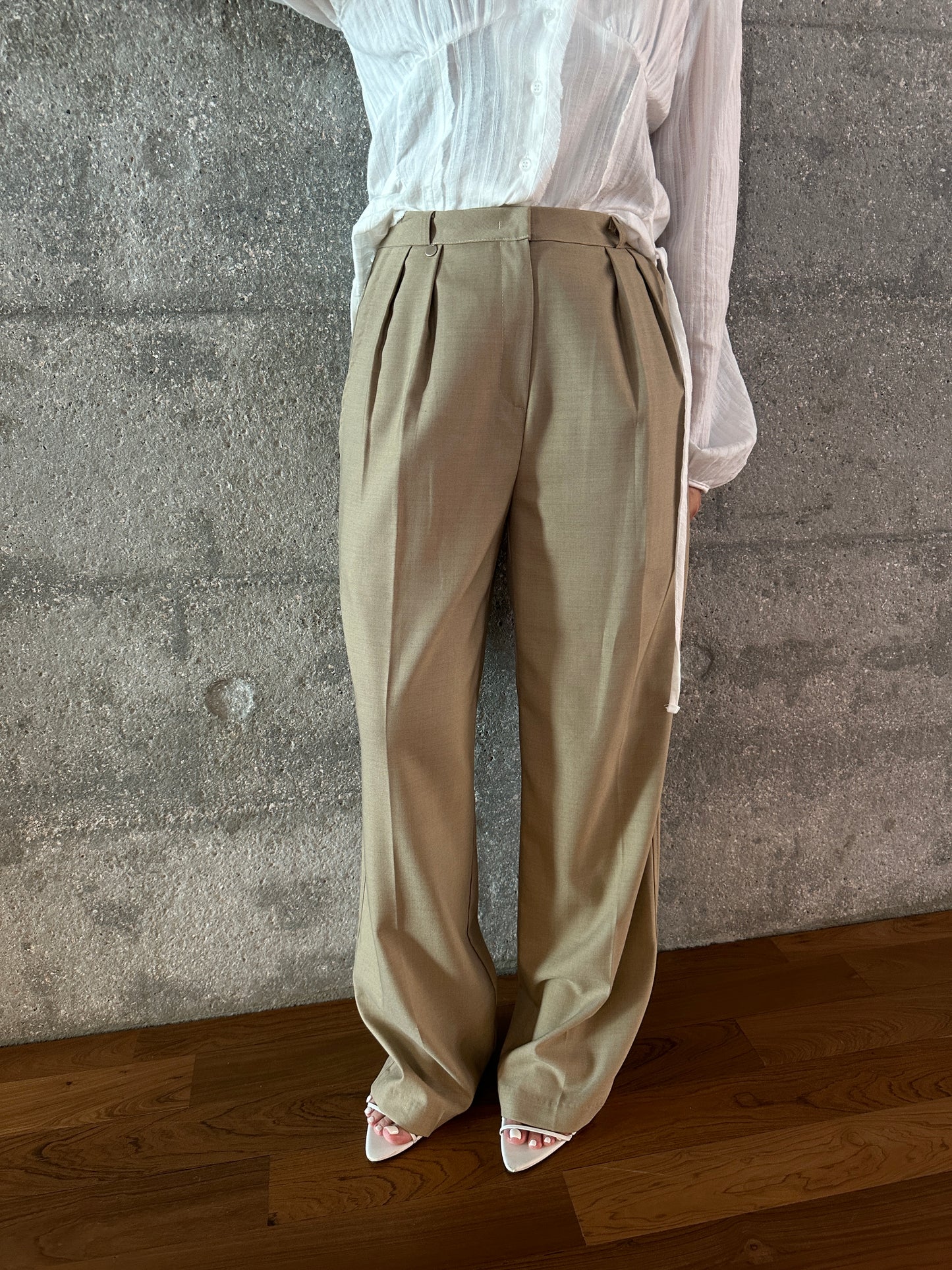 Mid-rise Wide Trousers