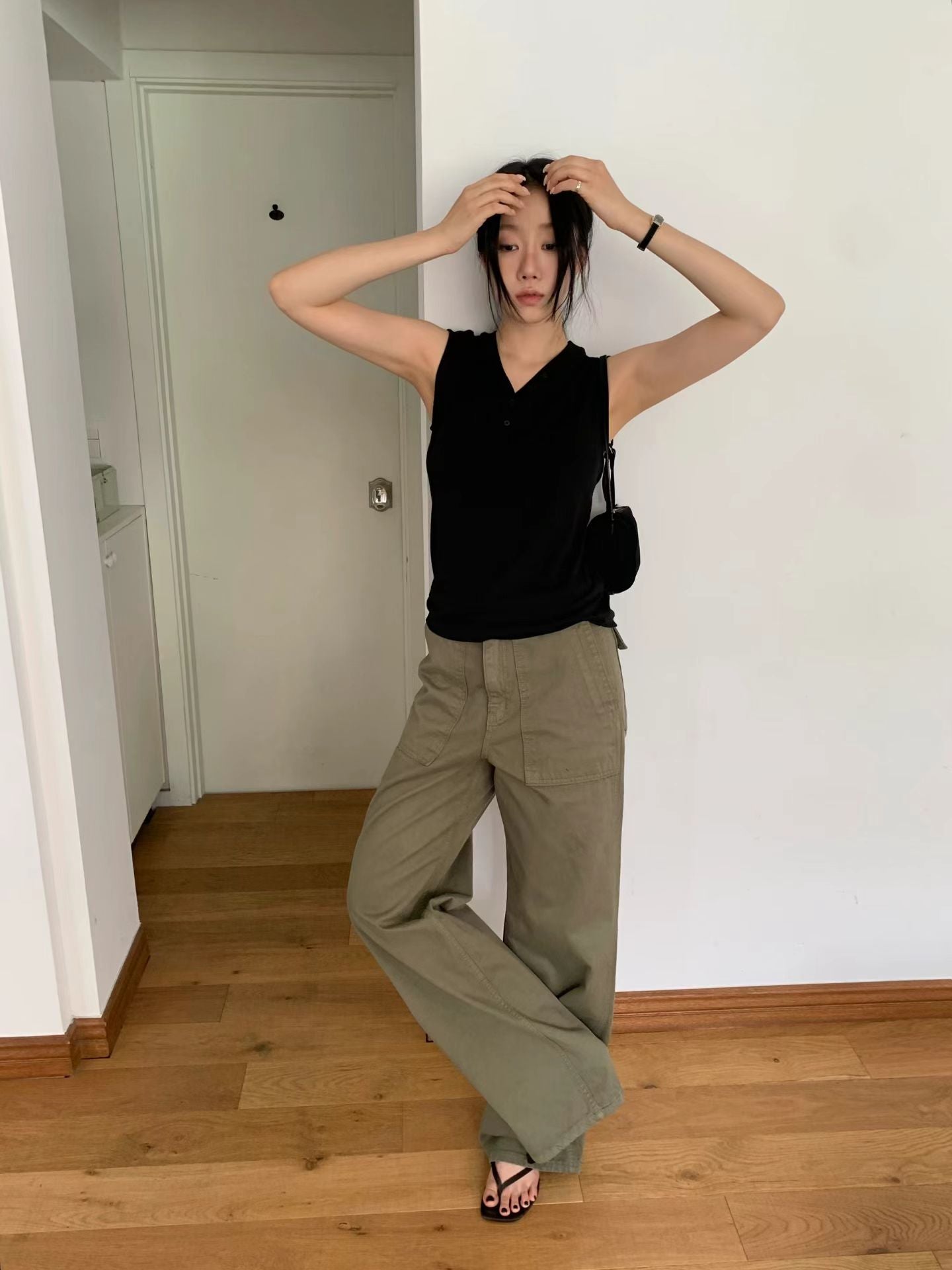 Y Button Sleeveless (4 Colors)