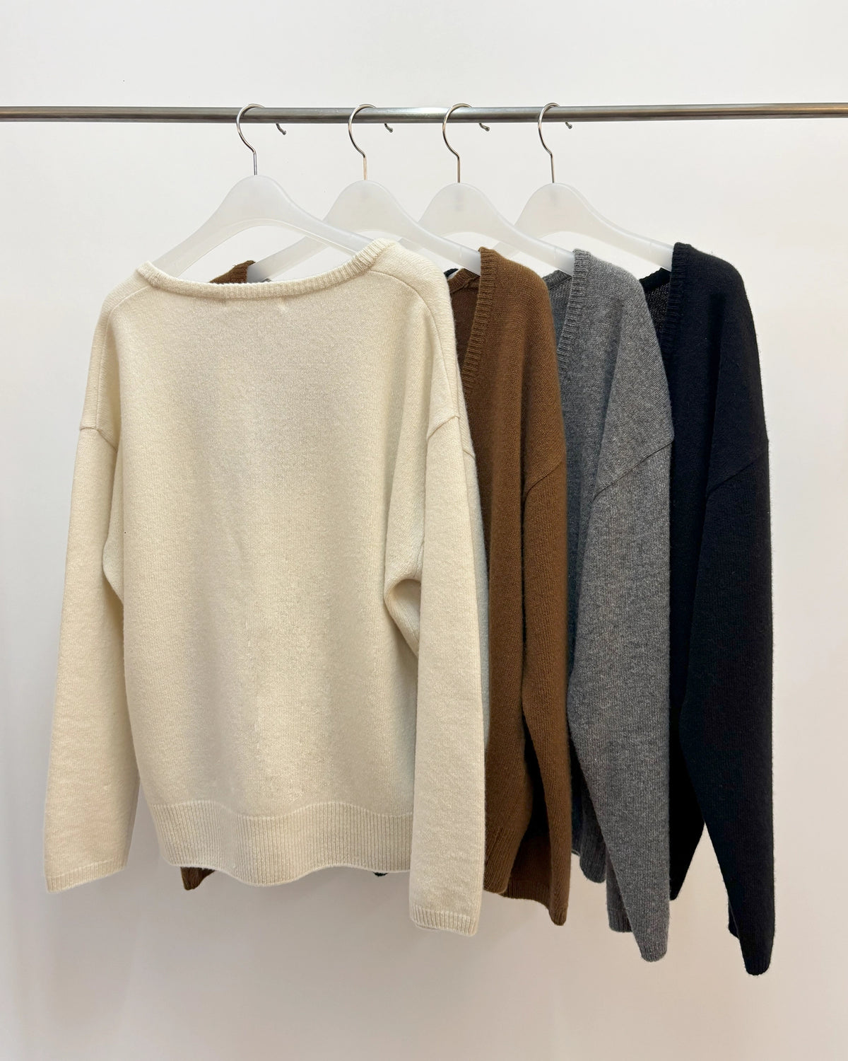 Deep Round Knit (4 Colors)