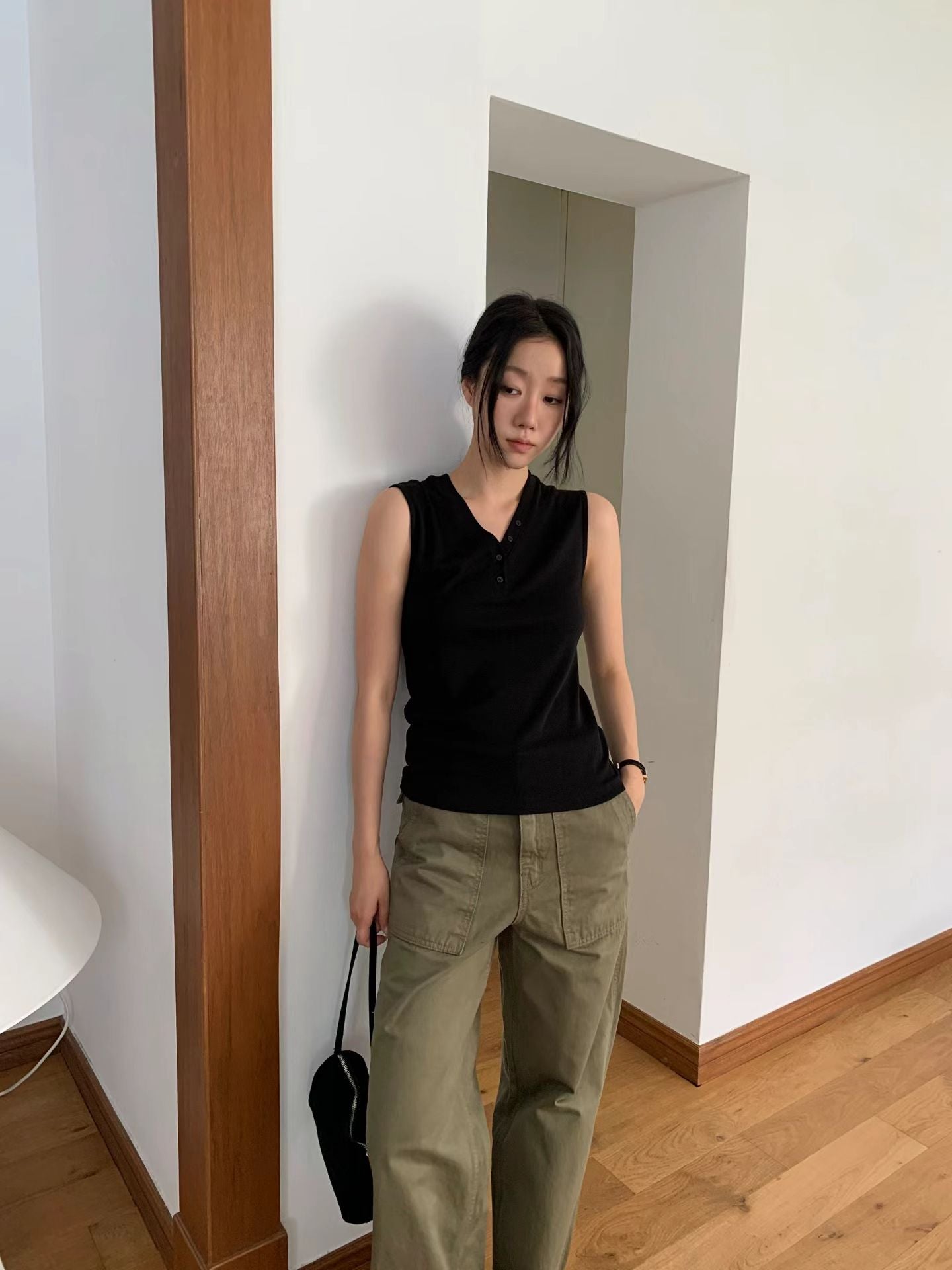 Y Button Sleeveless (4 Colors)