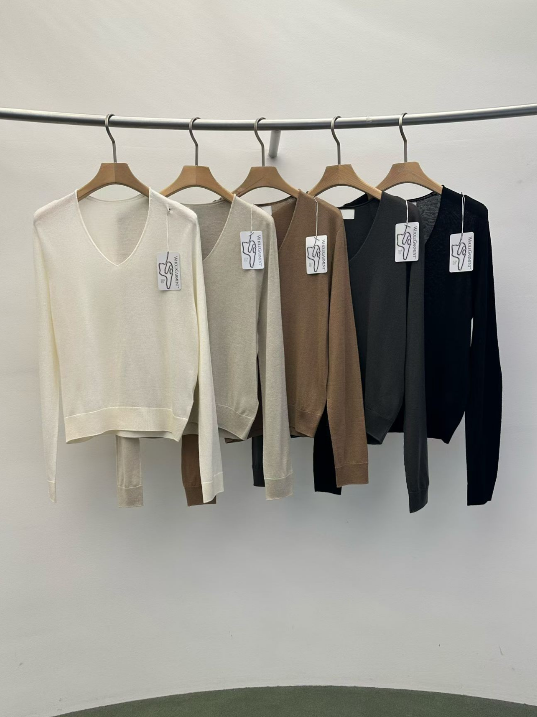 Briar V-neck Wholegarment Knit Top (5 Colors)