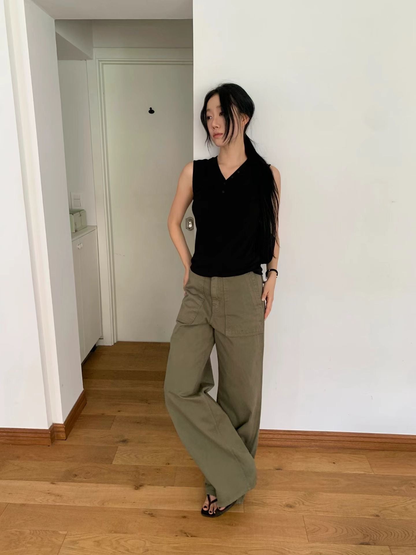Y Button Sleeveless (4 Colors)
