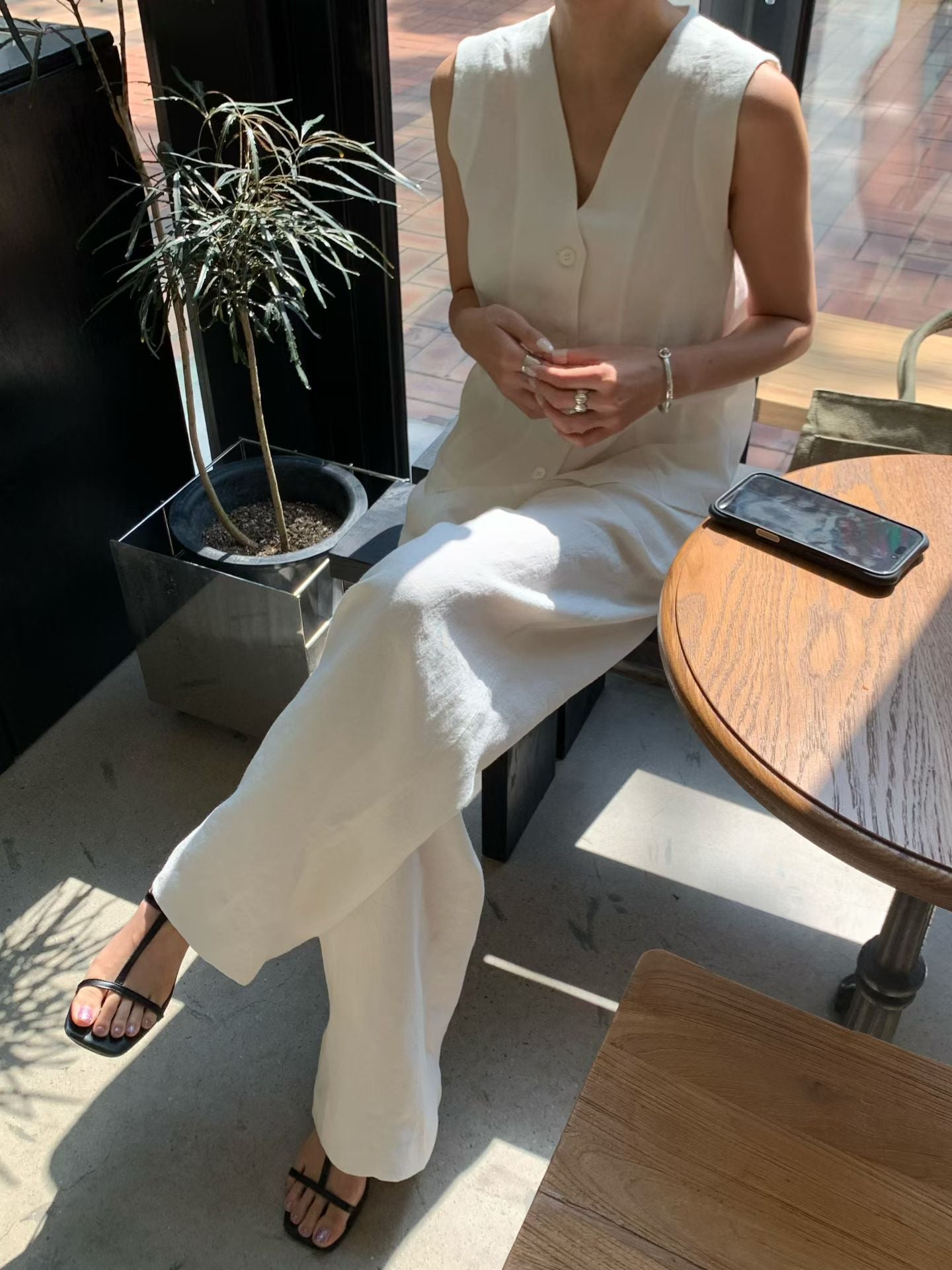 Elpis 100% Linen Vest (2 Colors)