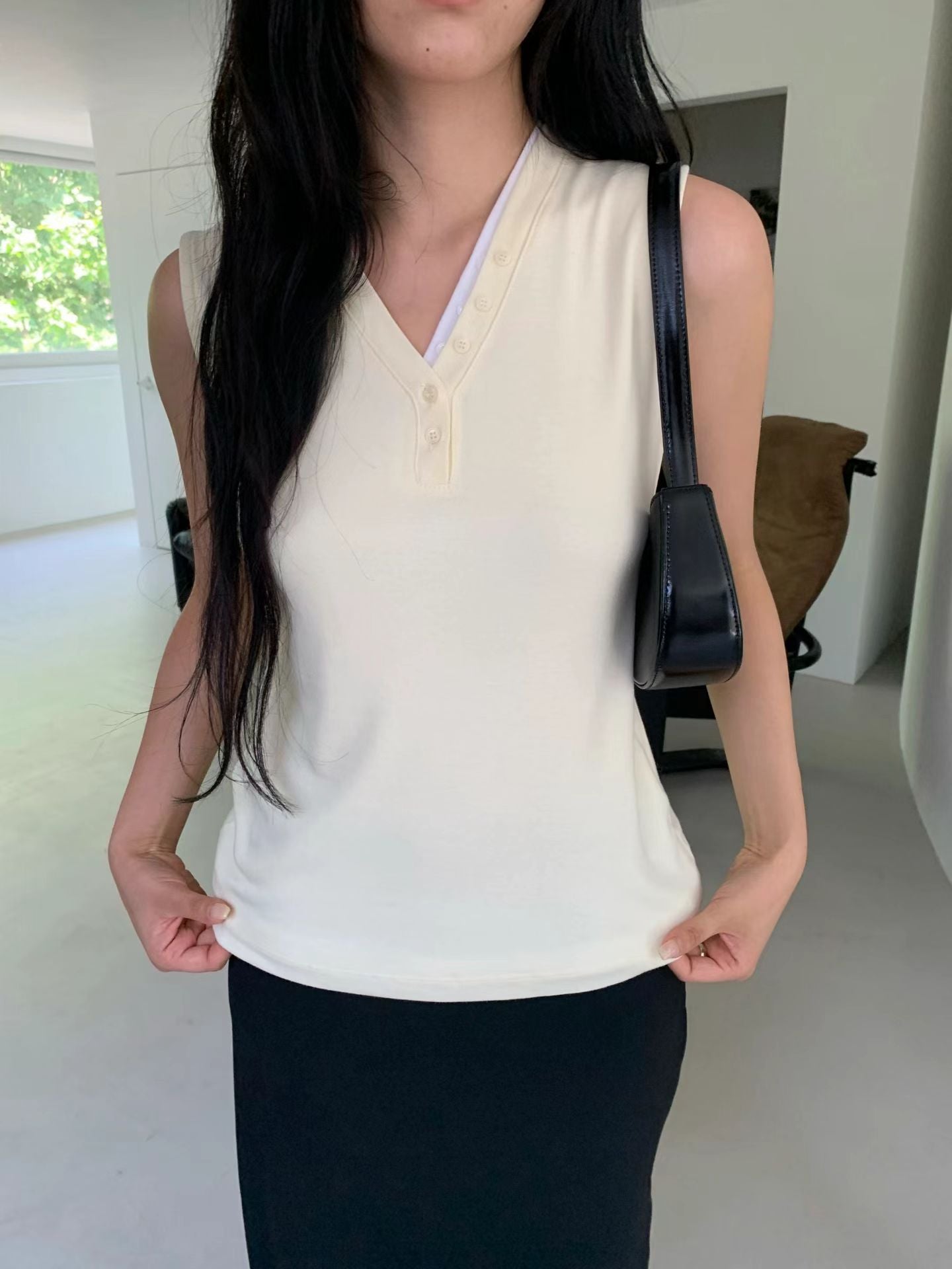 Y Button Sleeveless (4 Colors)
