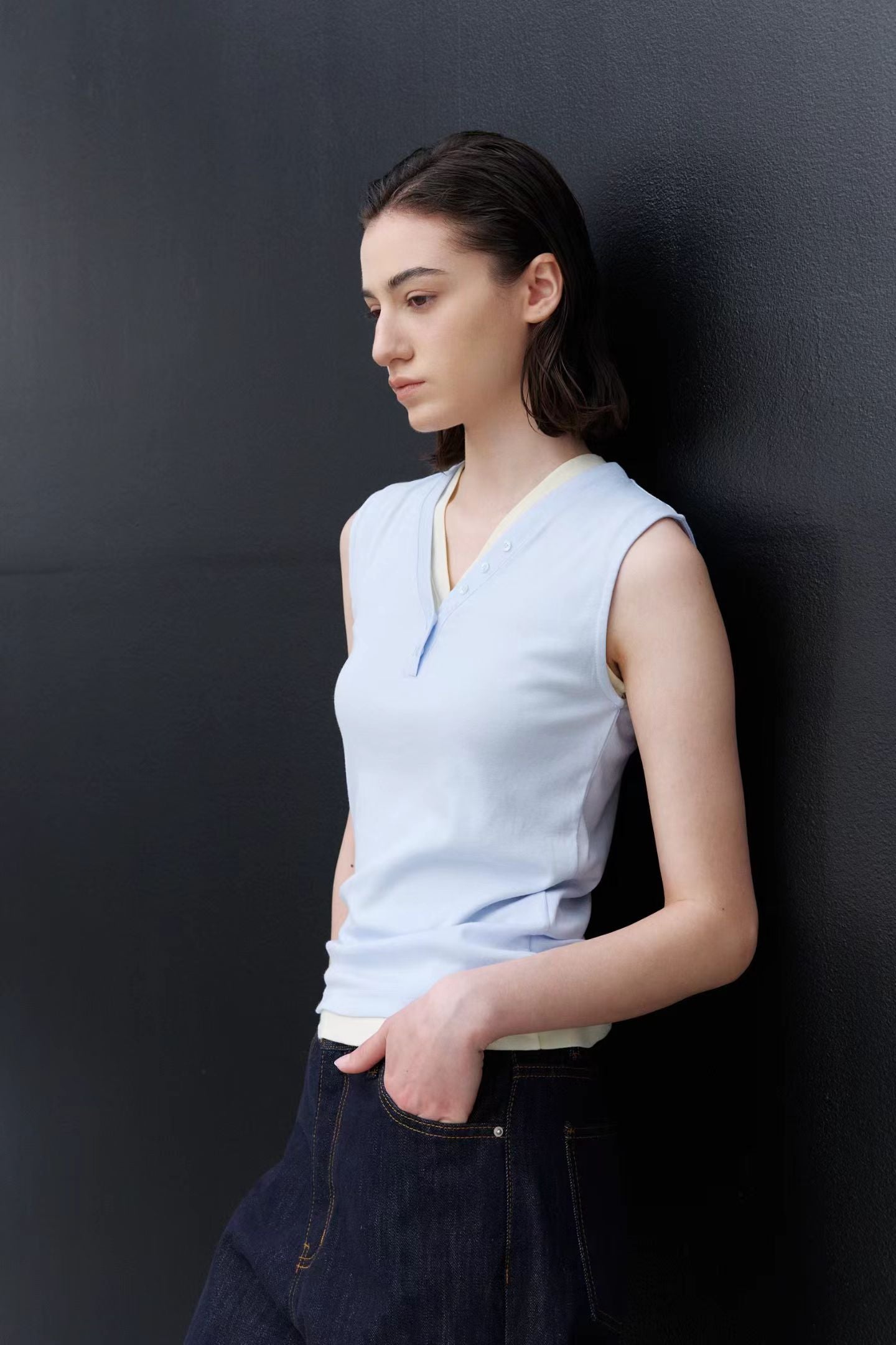 Y Button Sleeveless (4 Colors)