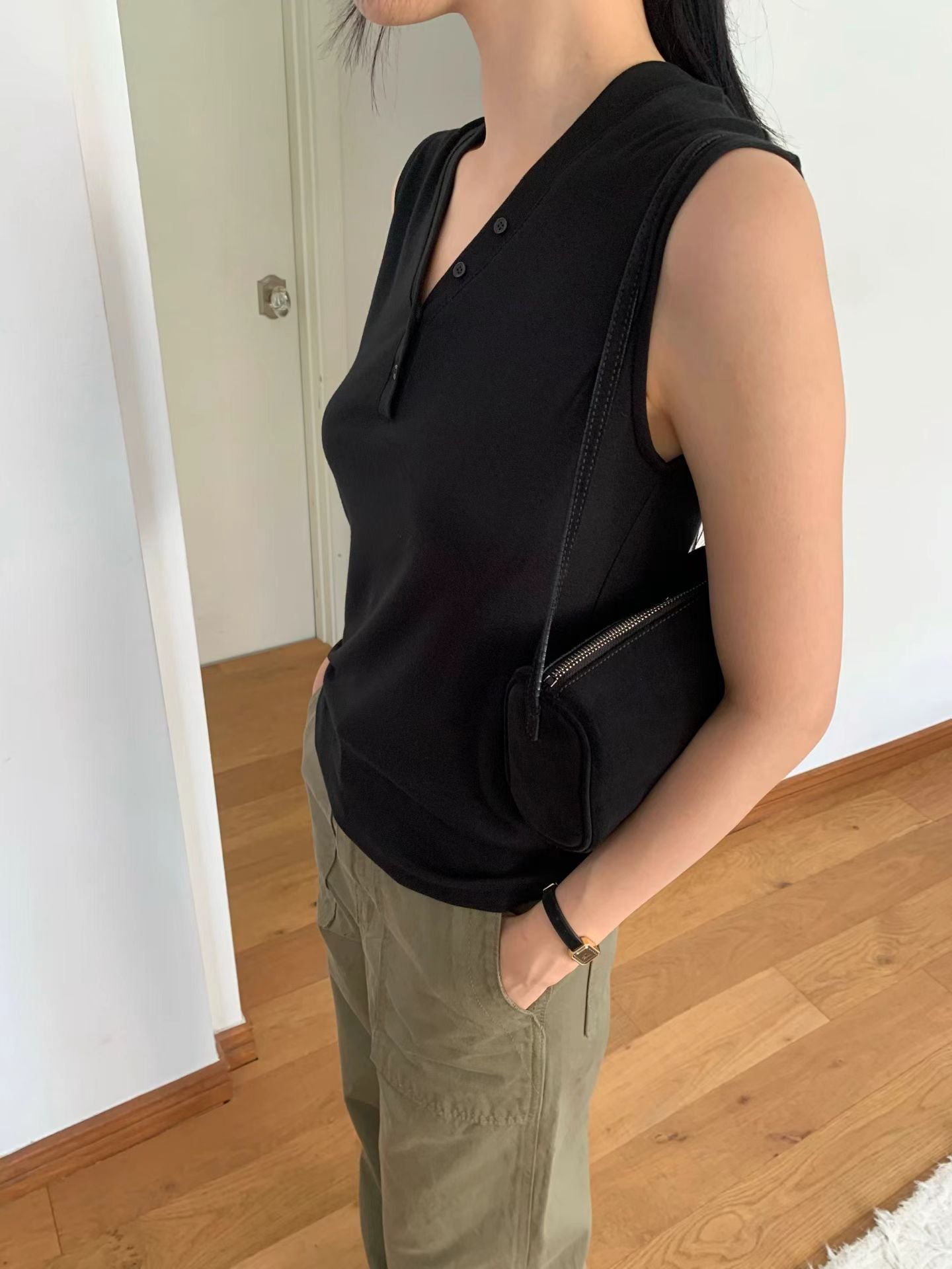 Y Button Sleeveless (4 Colors)
