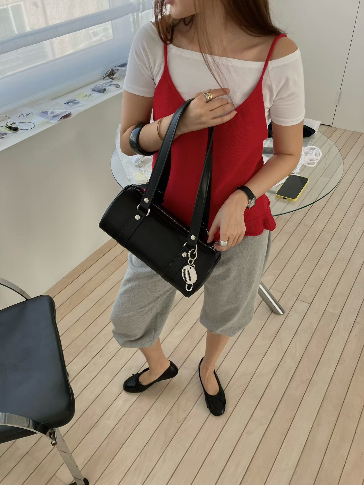 Nessa Barrel Cow Leather Bag (2 Colors)