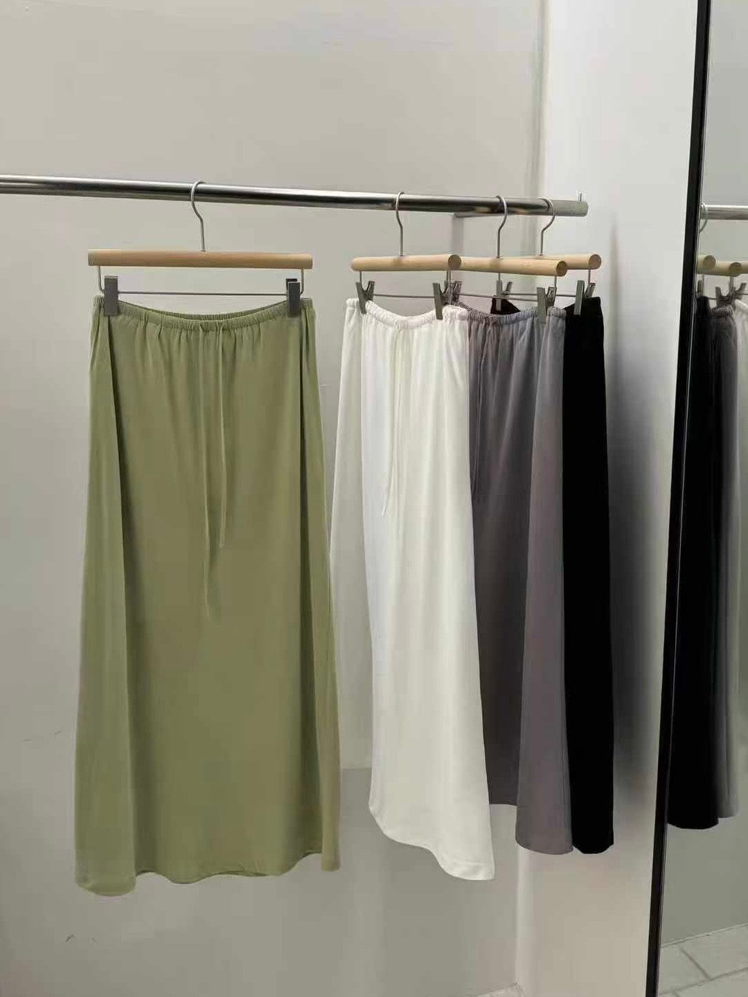 【天絲85%】 Serene Skirt (4 Colors)