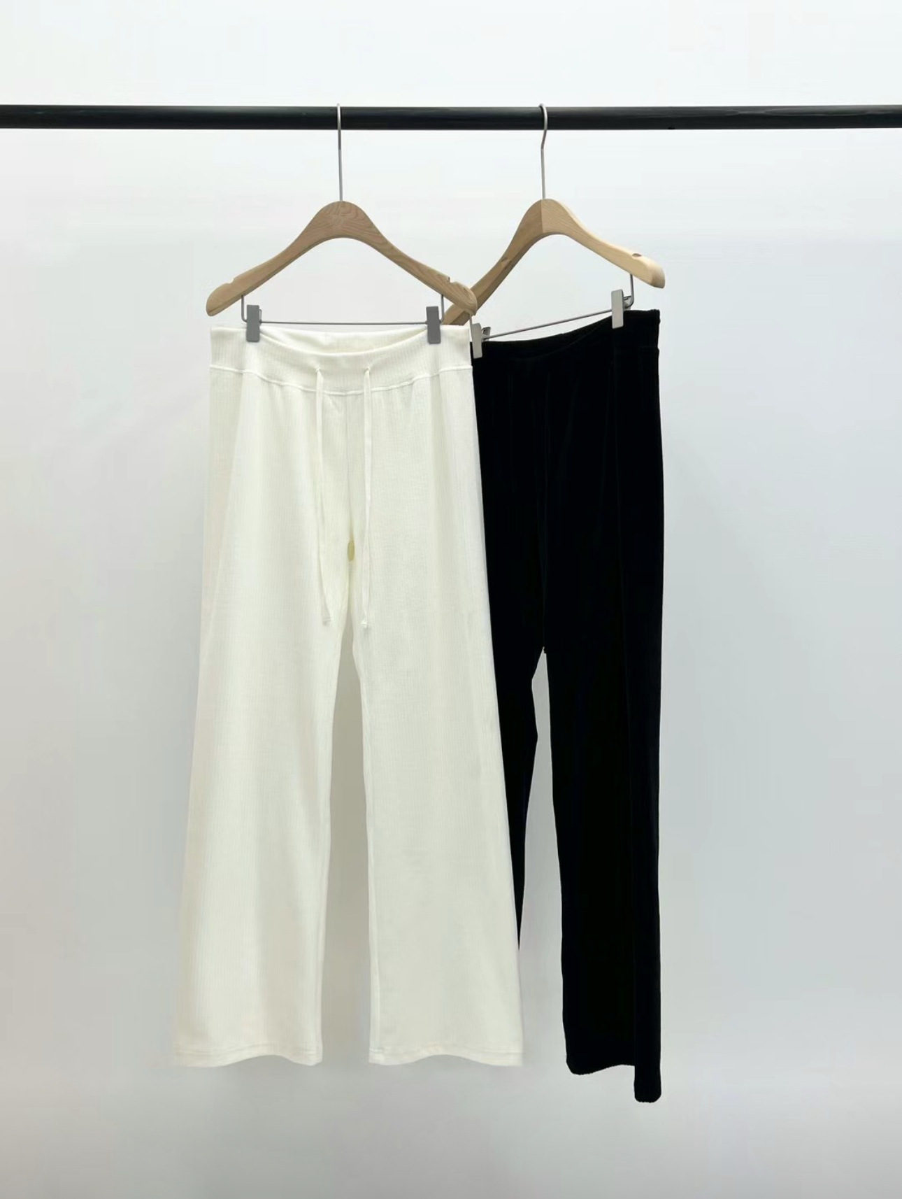 Velvet High-Teen Straight Pants (2 Colors)