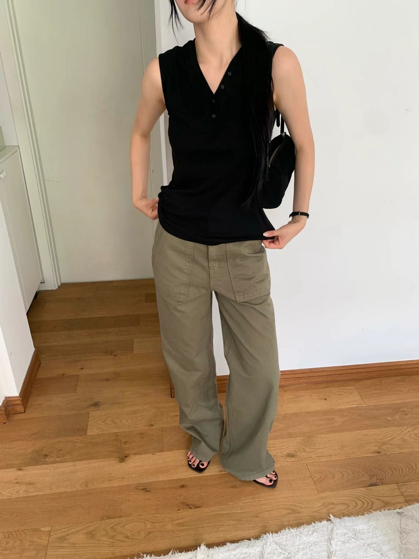 Y Button Sleeveless (4 Colors)