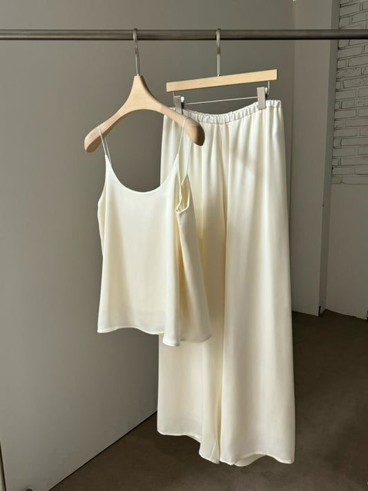 Noemi Top (2 Colors) 直播當日沒有掛版示範 !