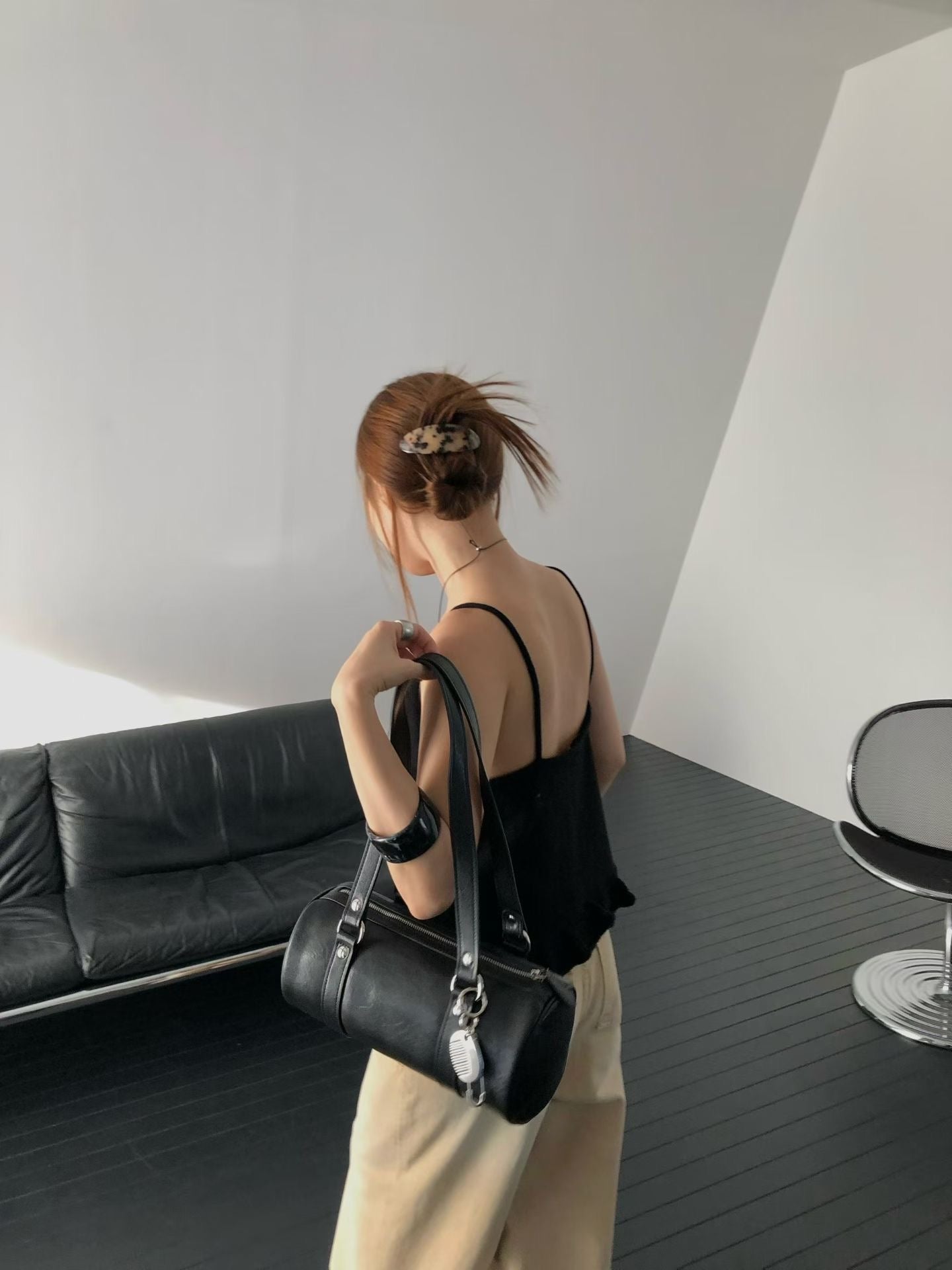 Nessa Barrel Cow Leather Bag (2 Colors)