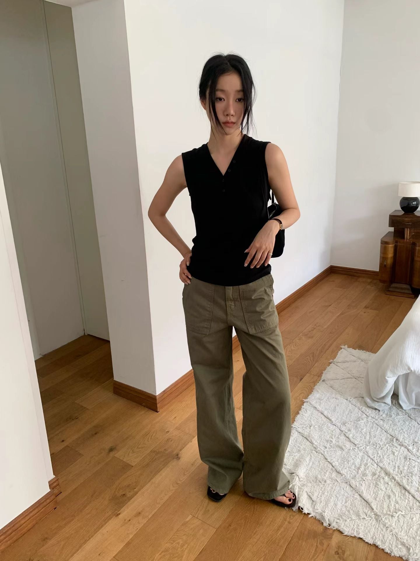 Y Button Sleeveless (4 Colors)