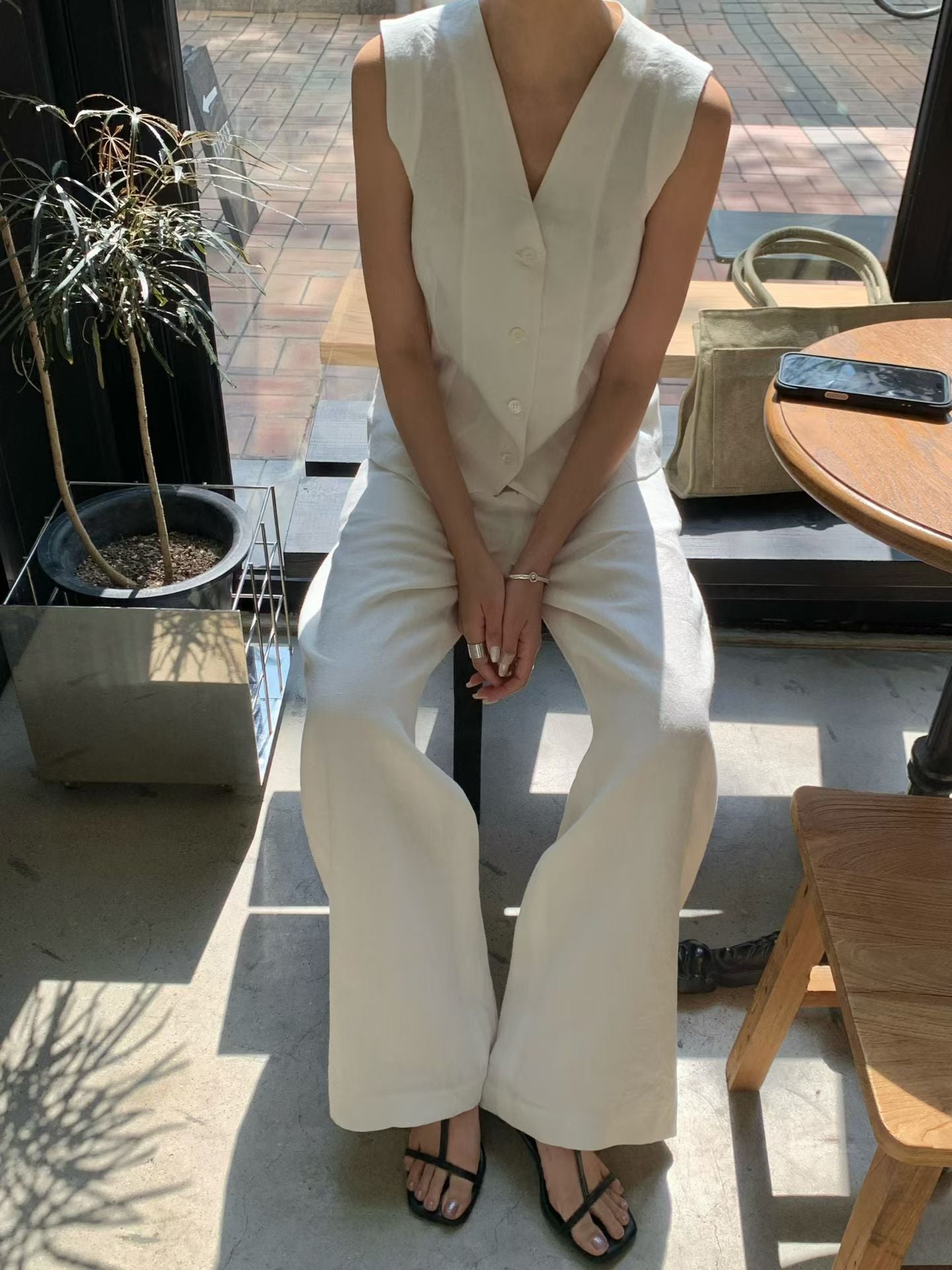 Elpis 100% Linen Vest (2 Colors)