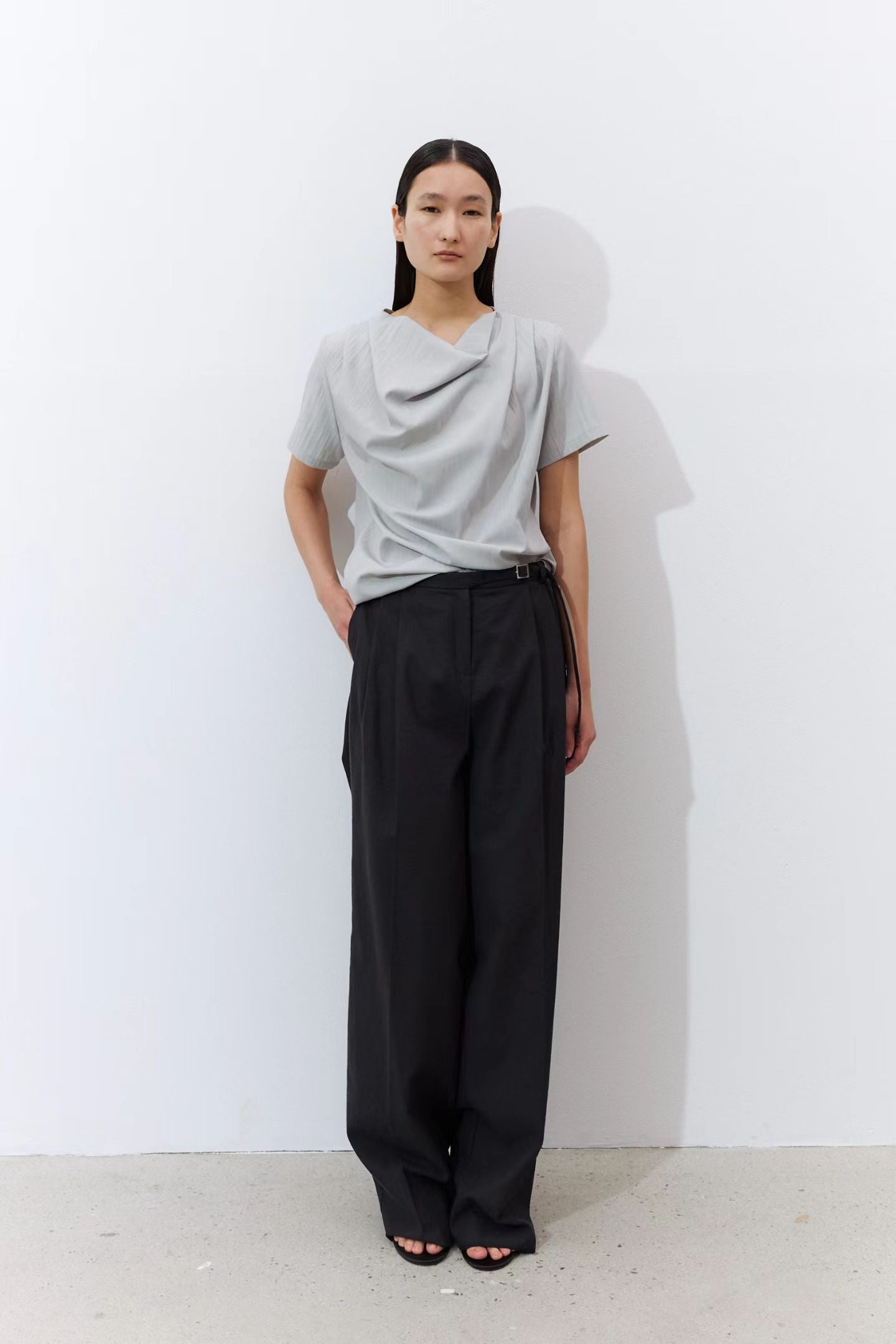 Neck Hool Blouse (2 Colors)