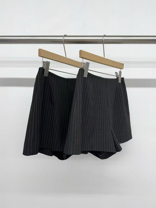 Quinley Shorts (2 Colors)