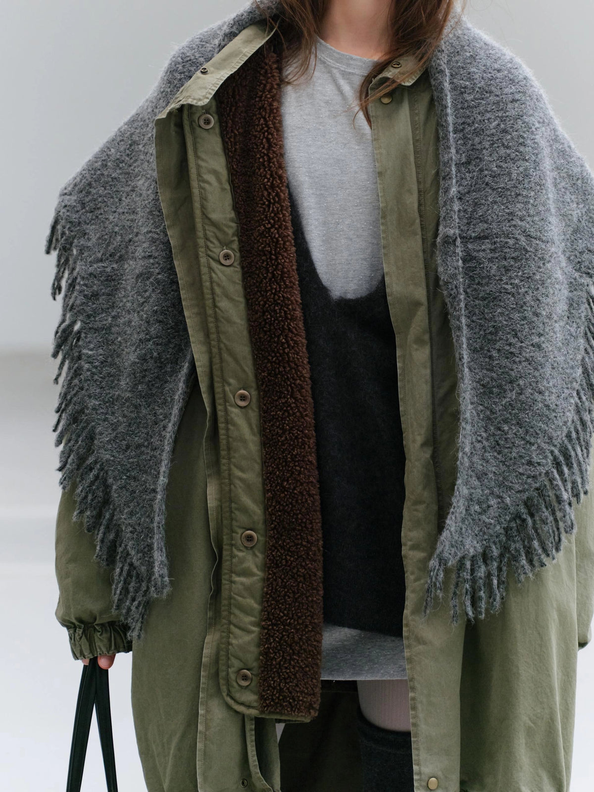 Knitted Shawl Muffler (2 Colors) model photo