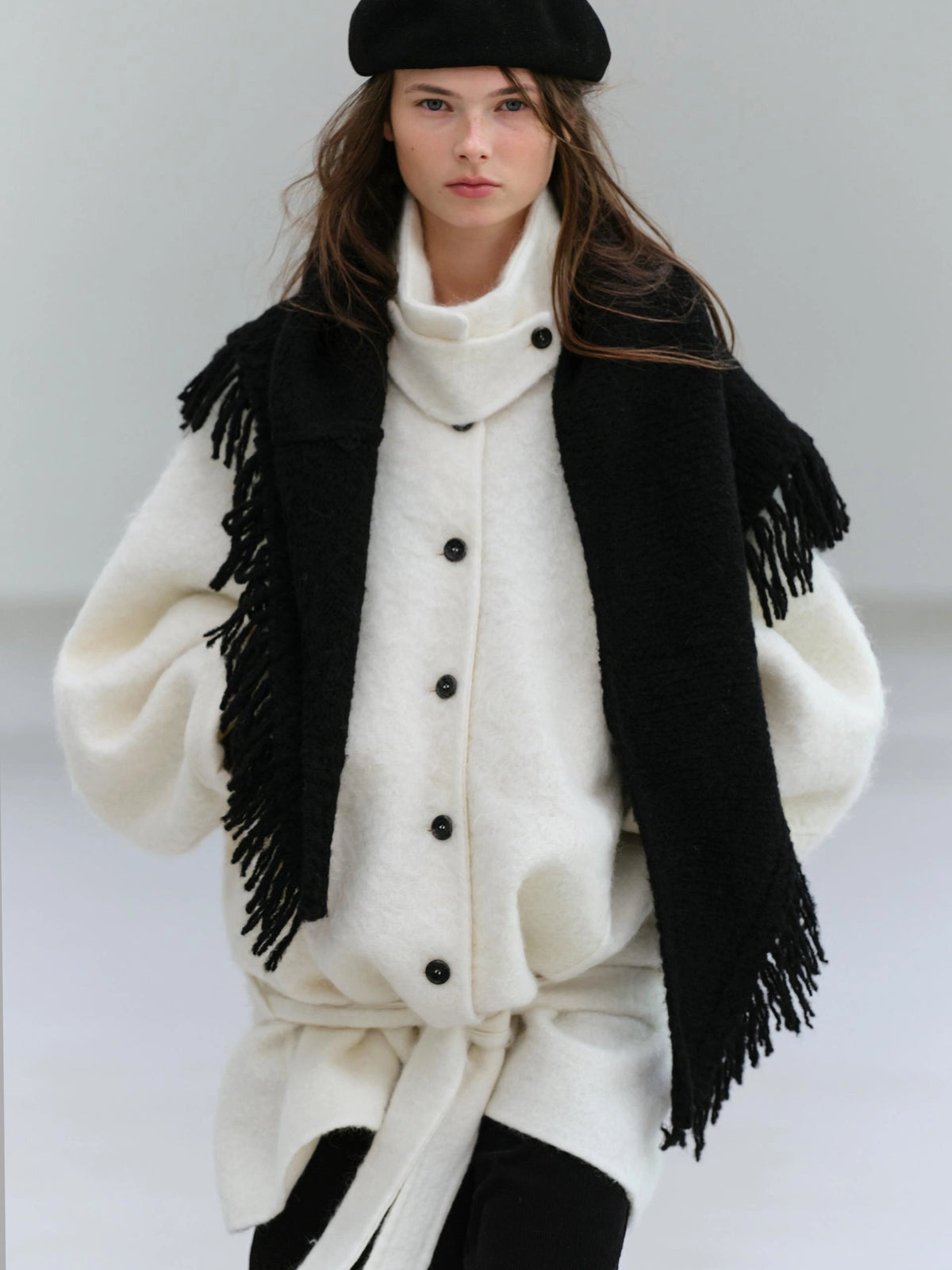 Knitted Shawl Muffler (2 Colors) model photo