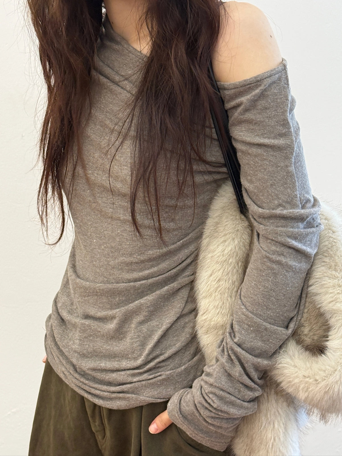 Boatneck Drape Tee (4 Colors) model photo